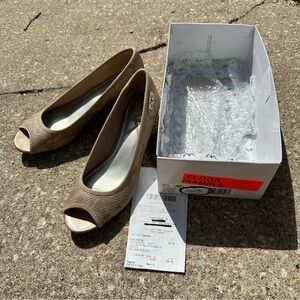 Anne Klein Tan Peep-Toe Camrynne Wedges 8.5